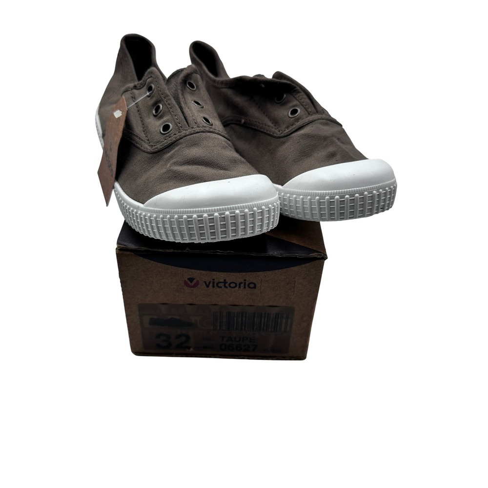 Victoria Slip On Sneakers Kids Taupe NWT Size 32 US 1 Model‎ 06627